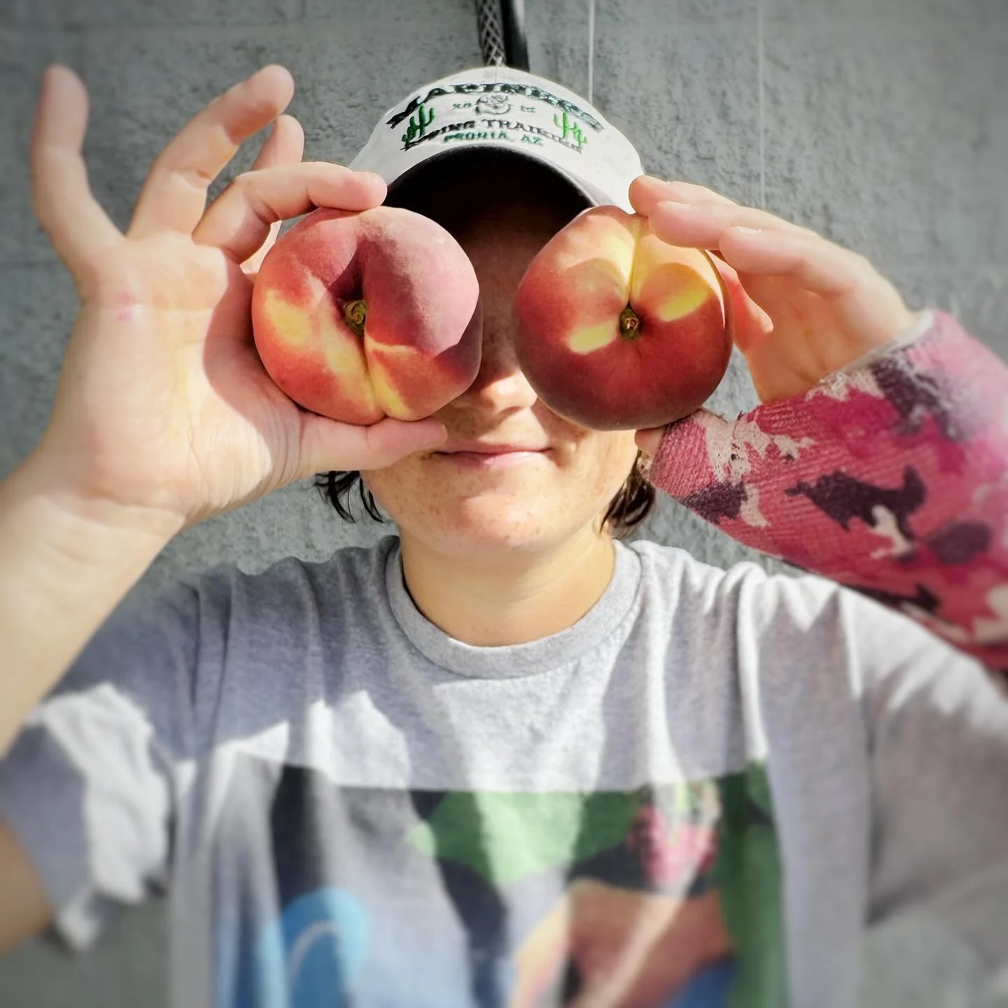 (Free) PEACHES! π*
Yeah, you read that right —  peaches… in October. π€―
We’re holding onto the last sweet bites of summer, and we want you to share in the sendoff. This weekend (Fri–Sun), show this post at checkout and get