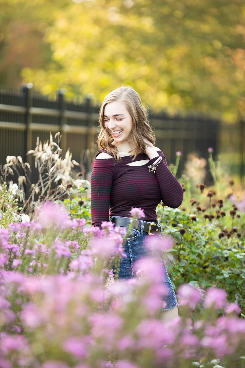 Hartwood acres senior pictures of girl laughing