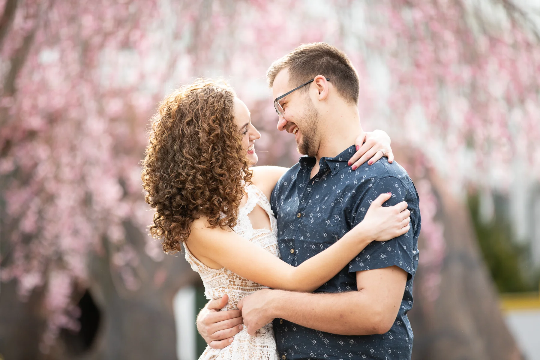 phipps conservatory engagement photos, pittsburgh engagement photos, pittsburgh engagement photo locations, pittsburgh engagement photographers, pittsburgh wedding photographers,