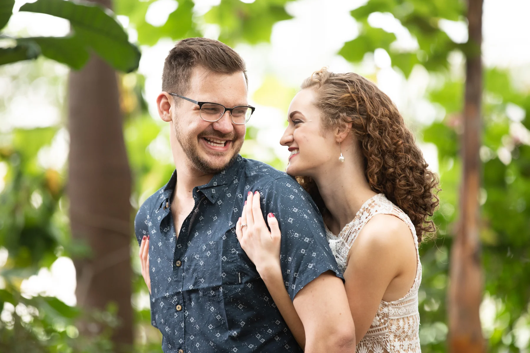 phipps conservatory engagement photos, pittsburgh engagement photos, pittsburgh engagement photo locations, pittsburgh engagement photographers, pittsburgh wedding photographers,