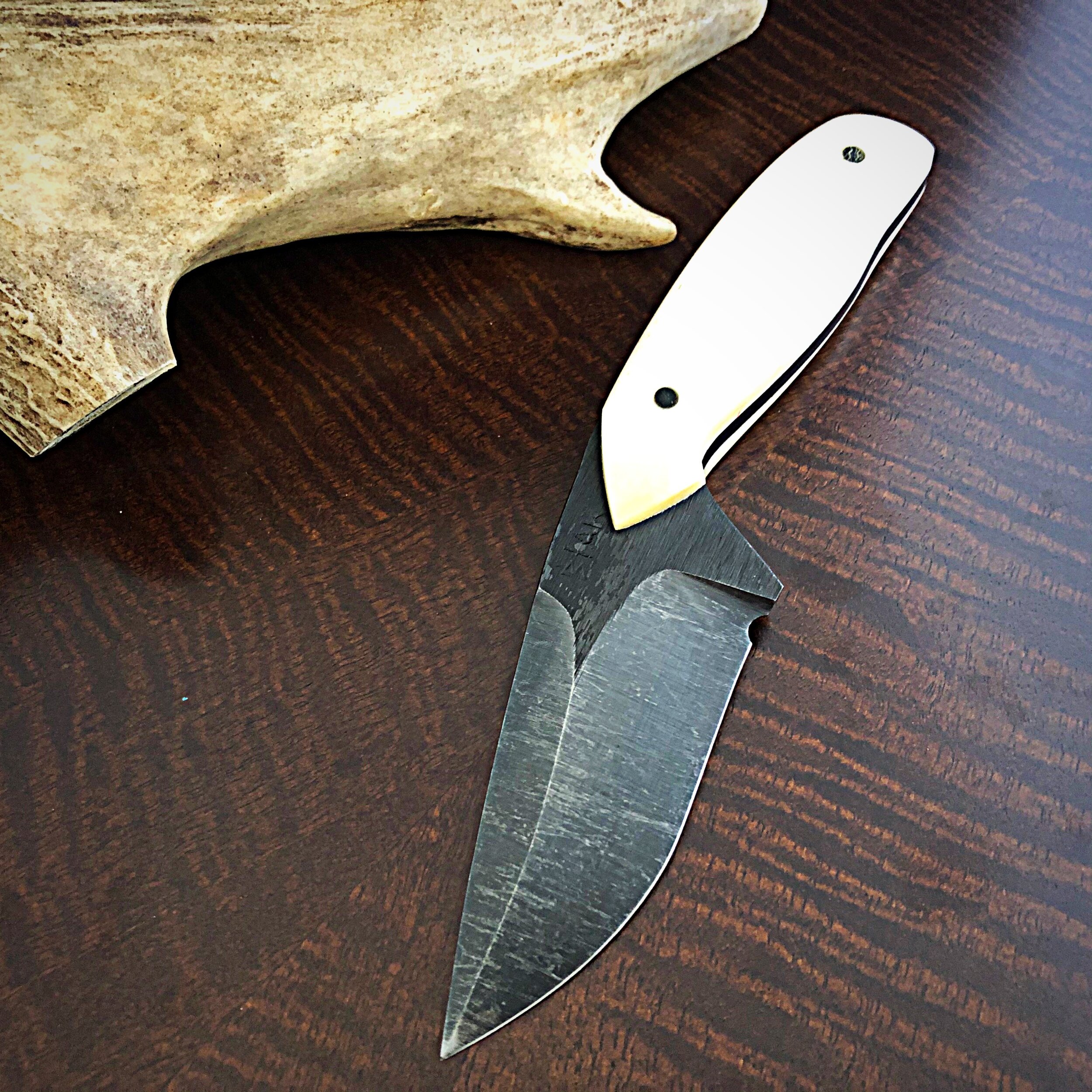 Stubby in Aged Camel Bone