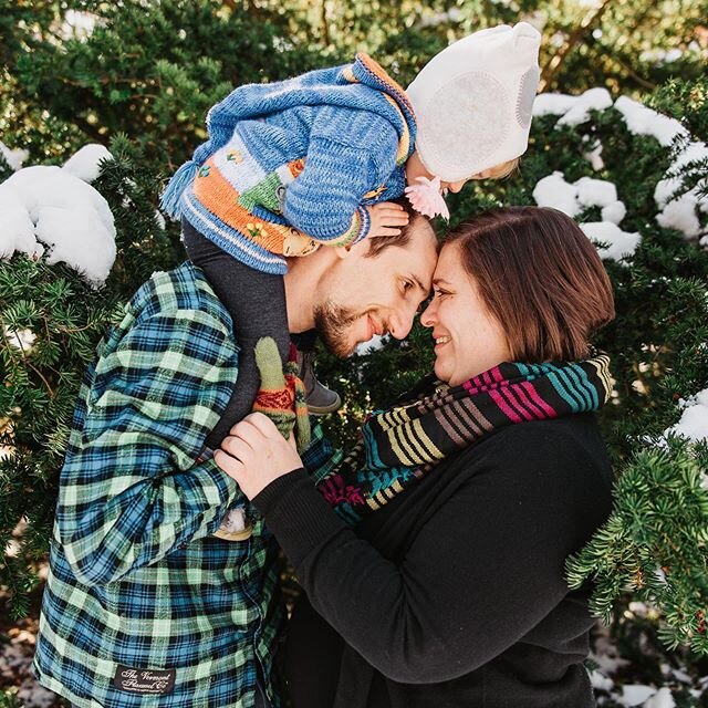 Find yourself someone that looks at you the way that Brian looks at Stephanie. 🖤
.
.
.
#toomuch #families #familyphotography #romance #couples&nbsp;&nbsp;#wintershoot #fallinlove #gretadigiorgiophography #MAphotographer #wildkind&amp;free #lovejoy #