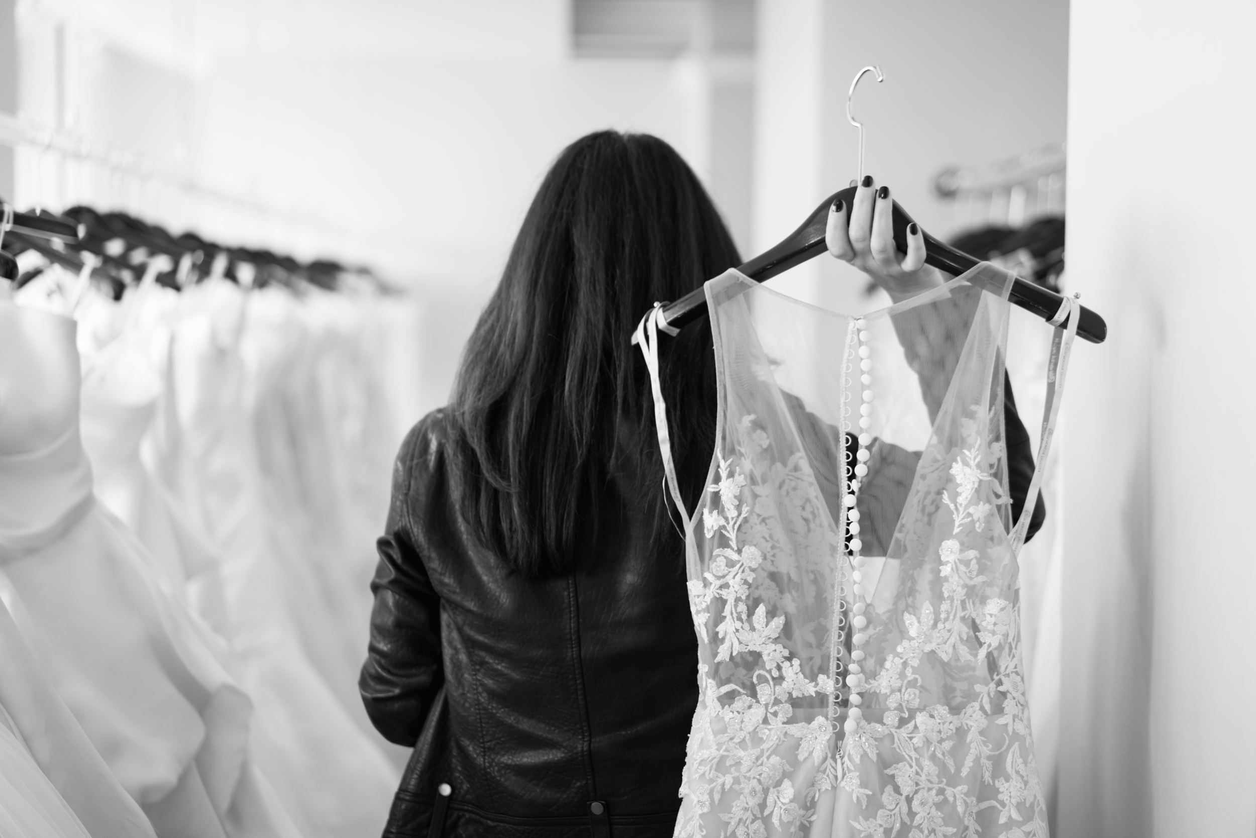 picking-out-dresses-warren-barron-bridal.png