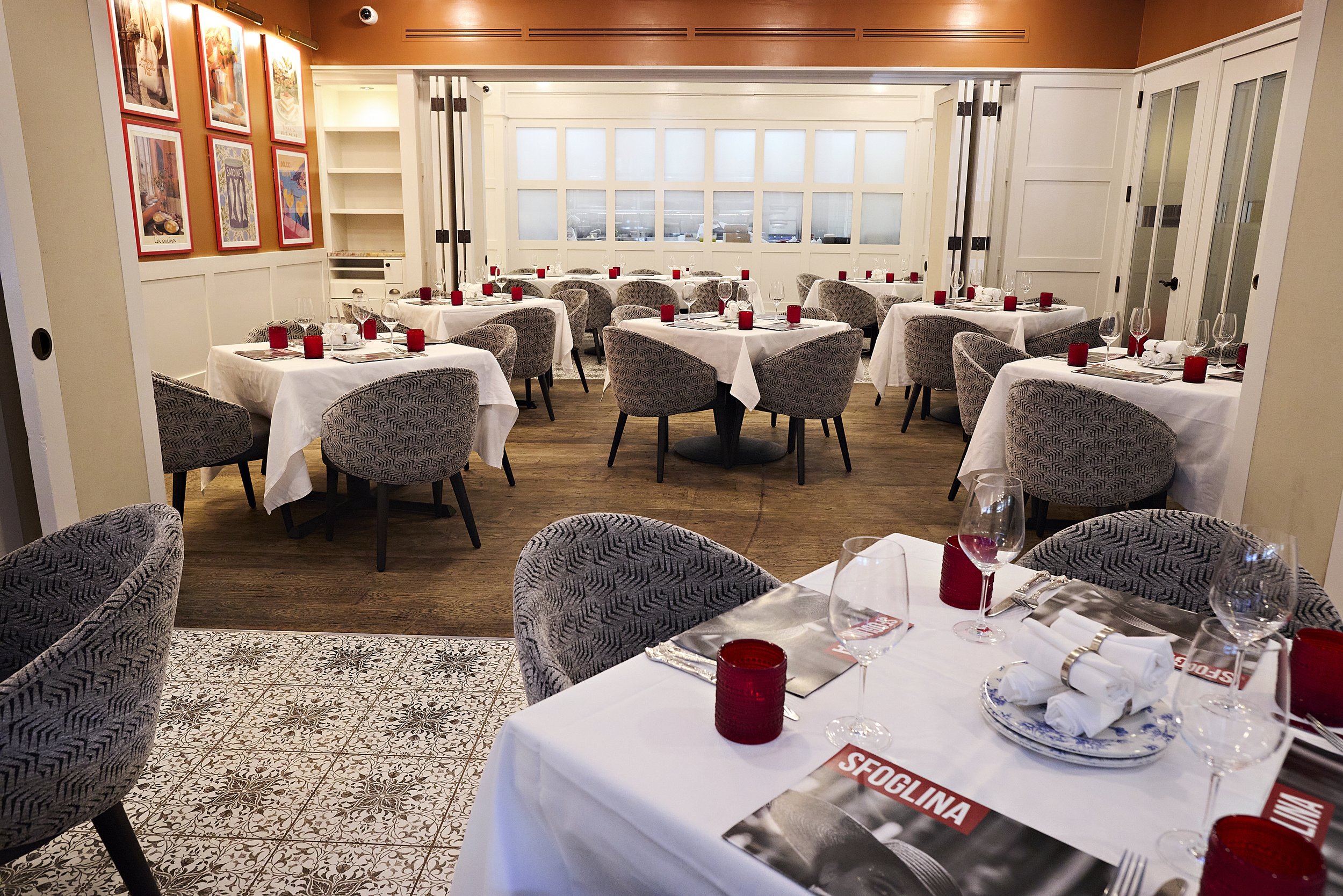 Downtown / Full Dining Room