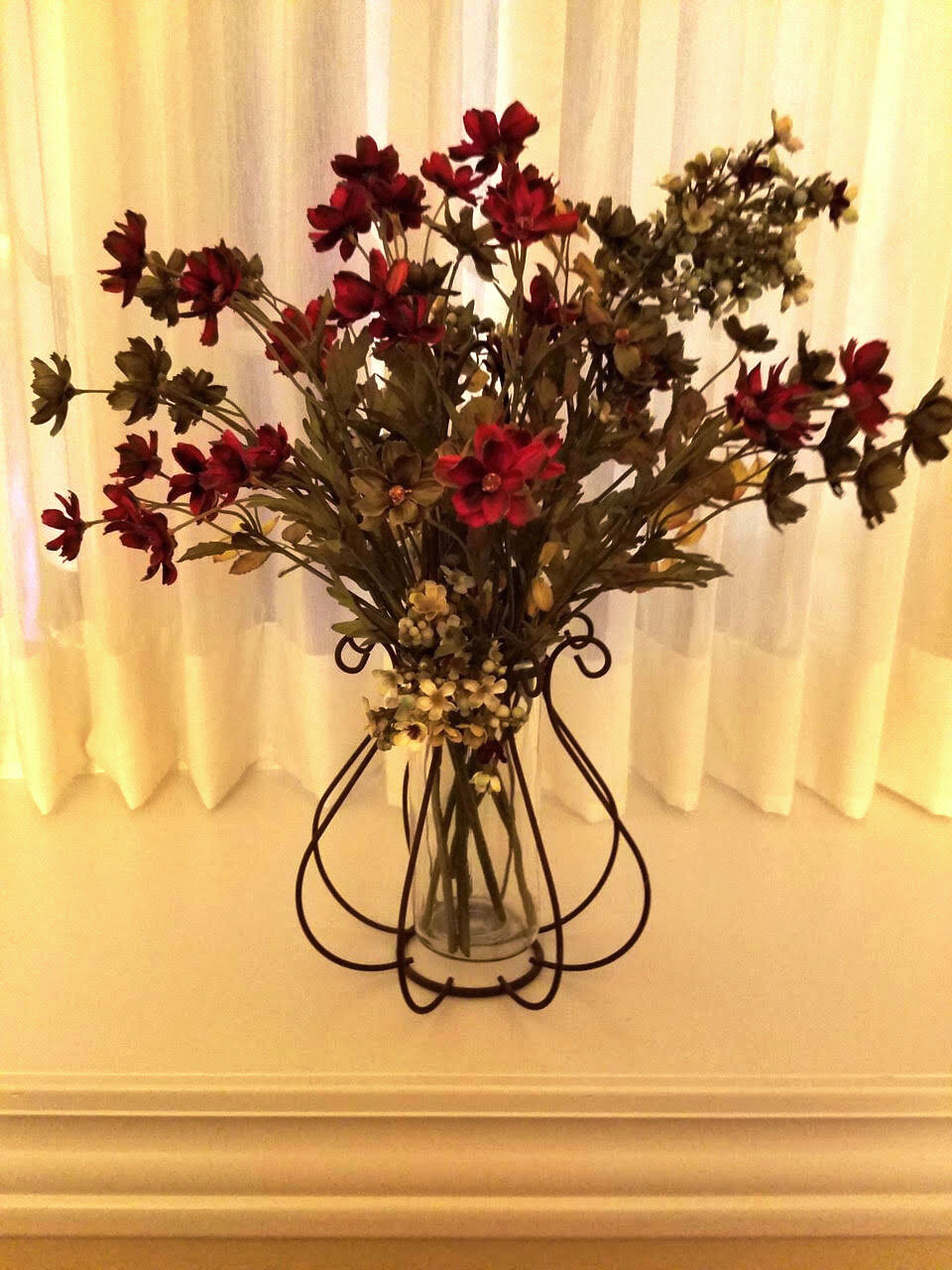  Judy’s floral arrangements really shine with fall leaves and warm colors! 