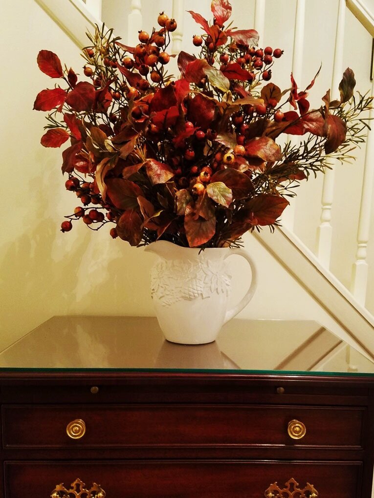  Judy’s floral arrangements really shine with fall leaves and warm colors! 