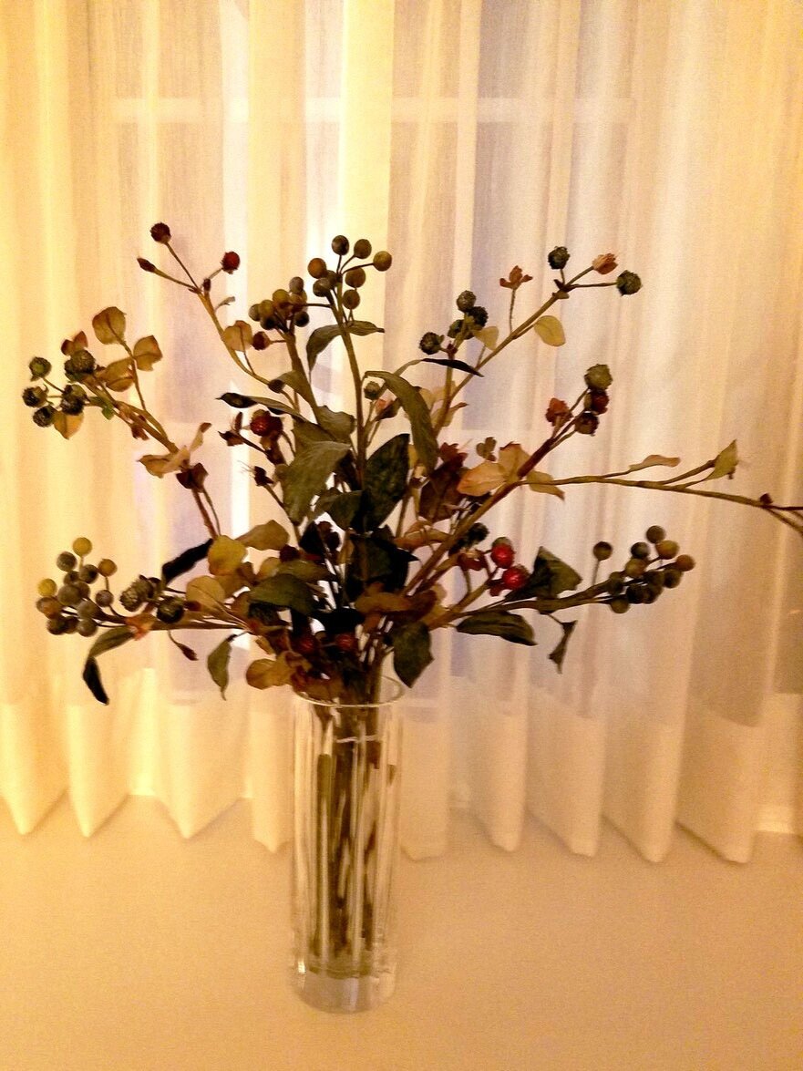  Judy’s floral arrangements really shine with fall leaves and warm colors! 