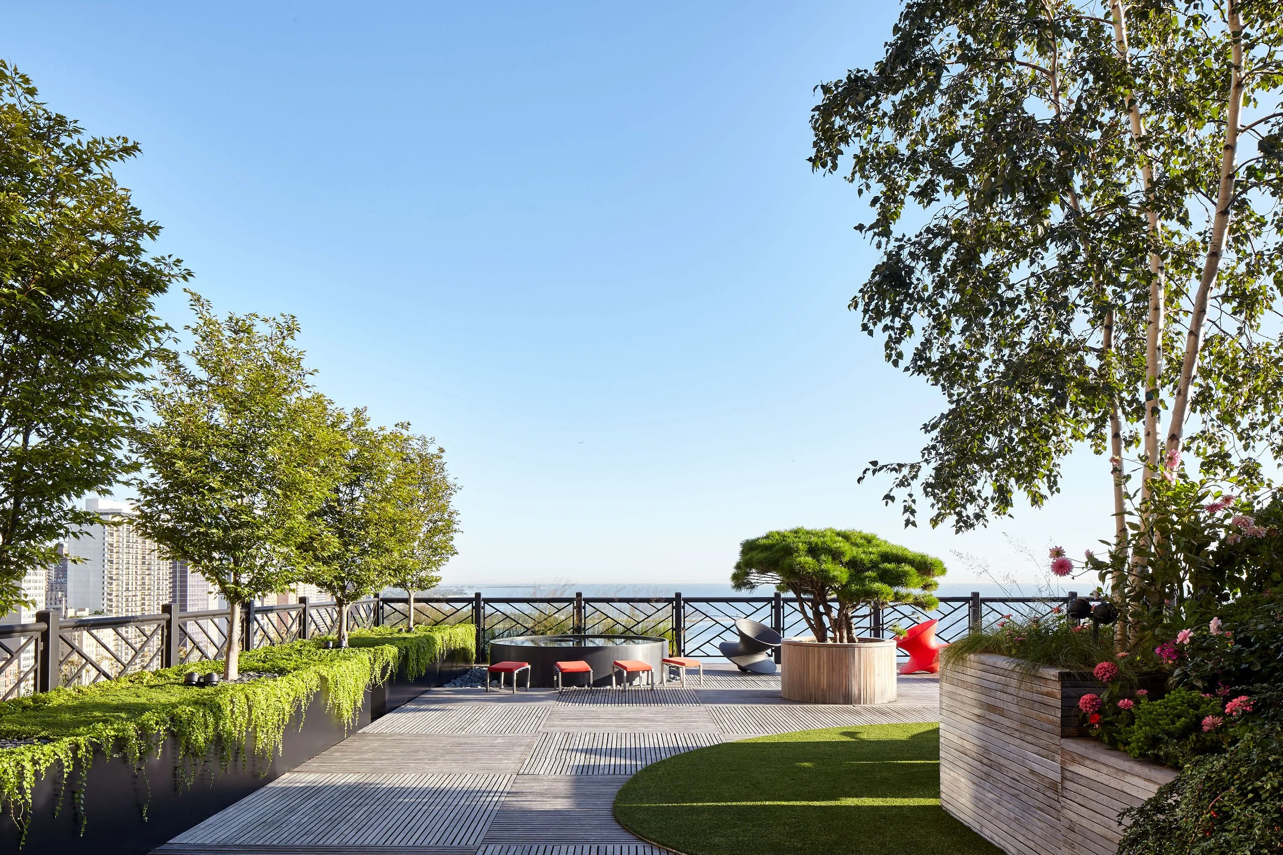 Lake Shore Penthouse Apartments With Rooftop Bar preview