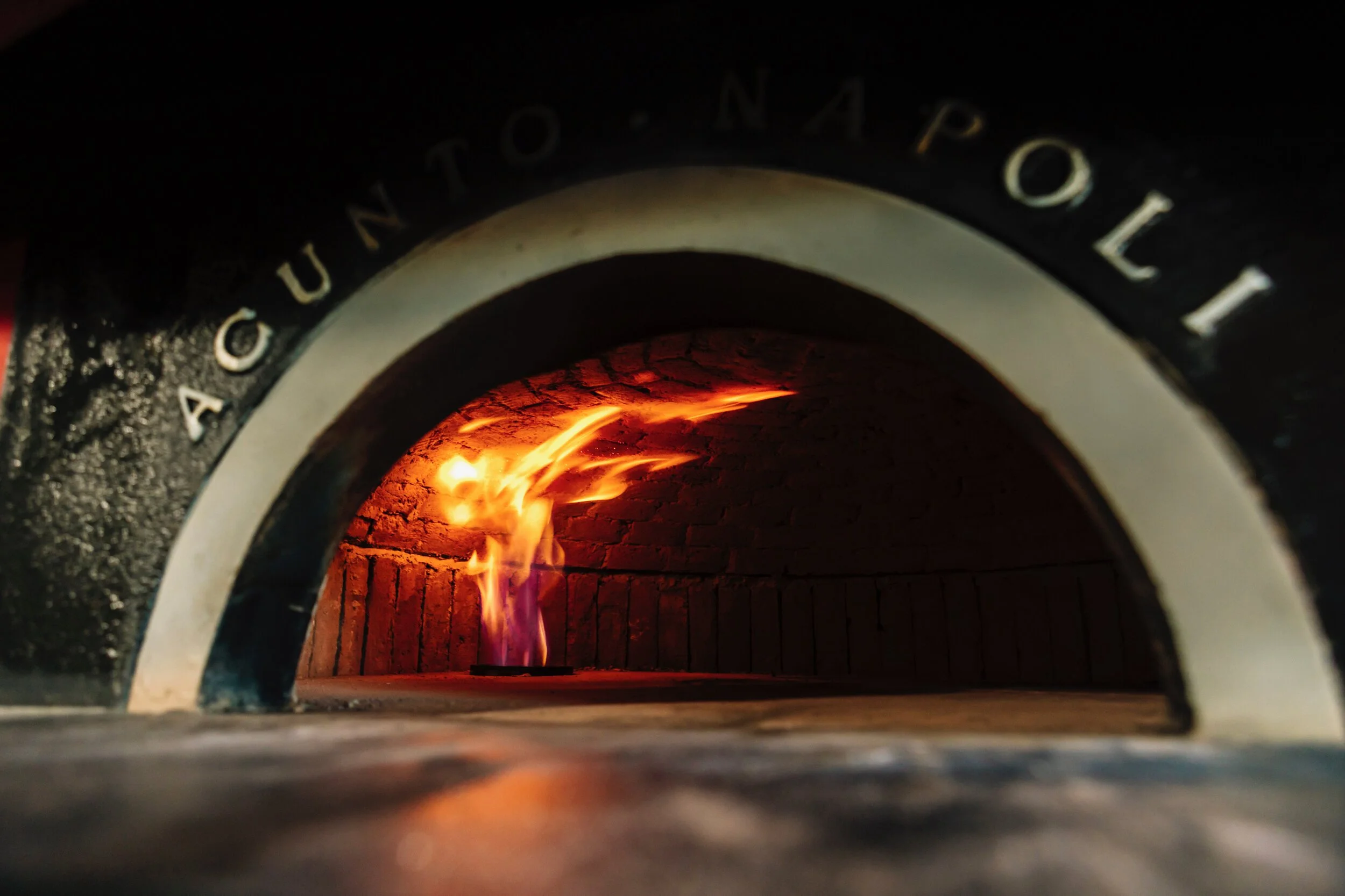 Acunto Neapolitan brick oven at Casa Marana