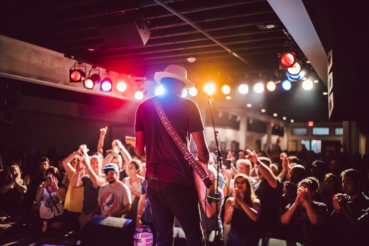 LIVE MUSIC: Taylor Graves