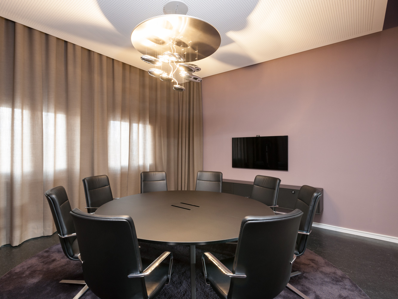 BIG_Showroom_Boardroom_DSC6220_web_3_4.jpg
