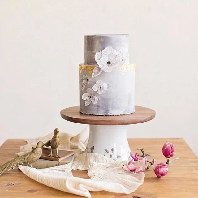 There is never a bad day for wedding cake ♥️ It is with great excitement I can finally announce that Hygge Cakes is launched and ready to serve Cincinnati, OH! I hope this coming year (and for many more!) Hygge can add something beautiful to all of your celebrations, both big and small.