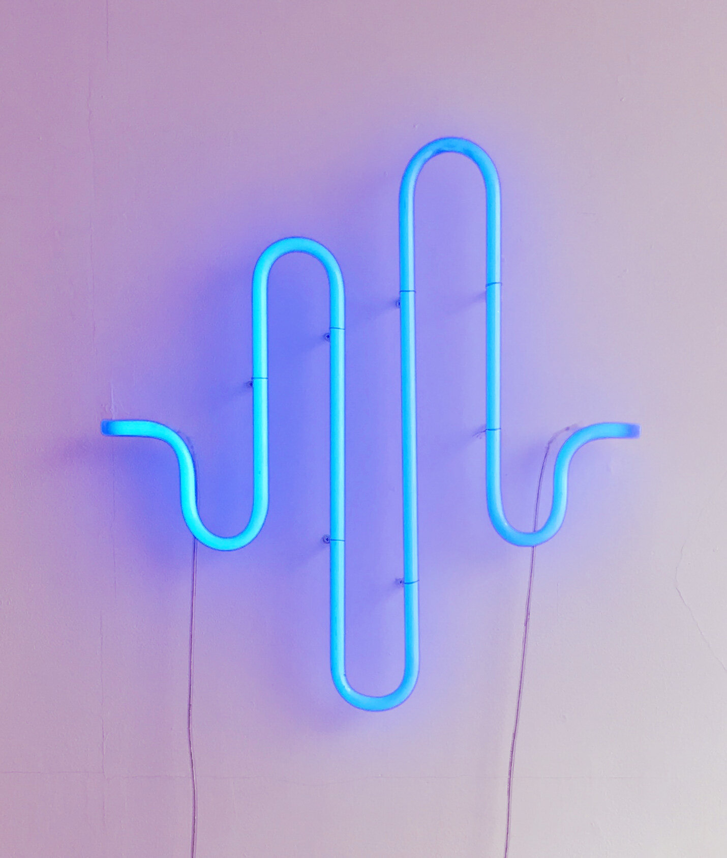   Wave , 2019  neon and transformer  75 x 70 cm 