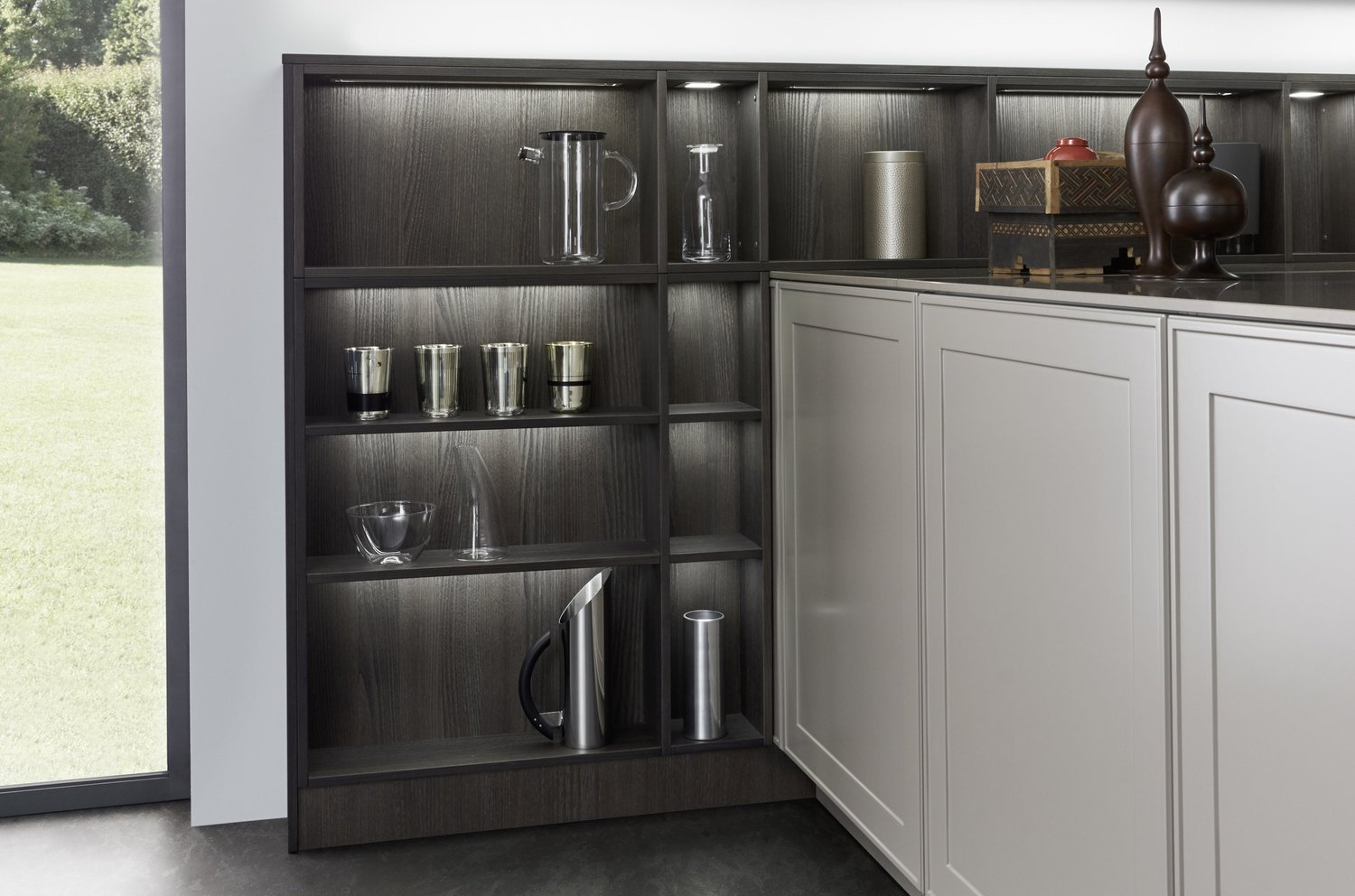 LEICHT VERVE-FS  TOPOS connaught kitchens storage cupboards and shelves.jpg