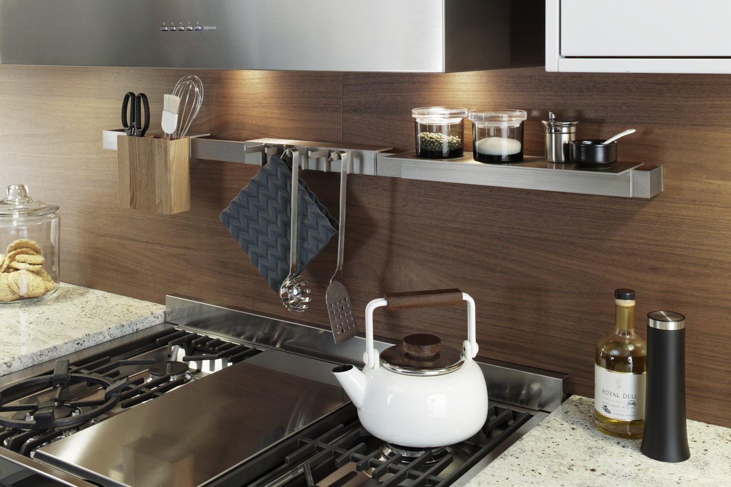 LEICHT CARRÉ-FS  TOPOS connaught kitchens hob and spice rack.jpg