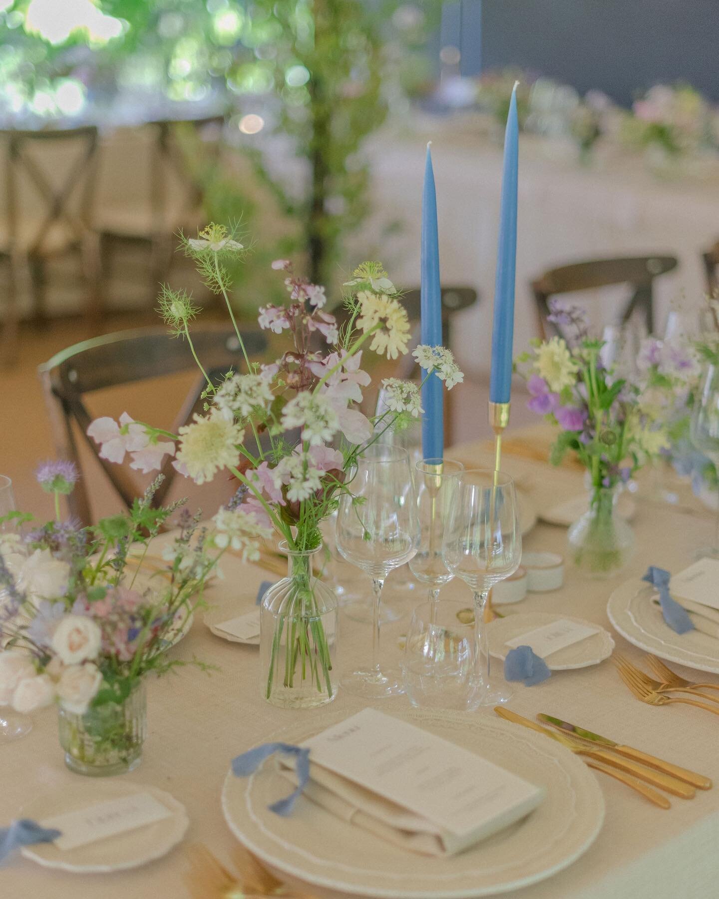 Carefully considered design making for inviting tablescapes ✨

Photography @flo_brooks_photography 
Flowers @rustbloom 
Catering @gooseandberry 
.
.
.
#tablescape #design #carefullyconsidereddesign #weddingtable #weddingtablescape #weddingdesign #wed