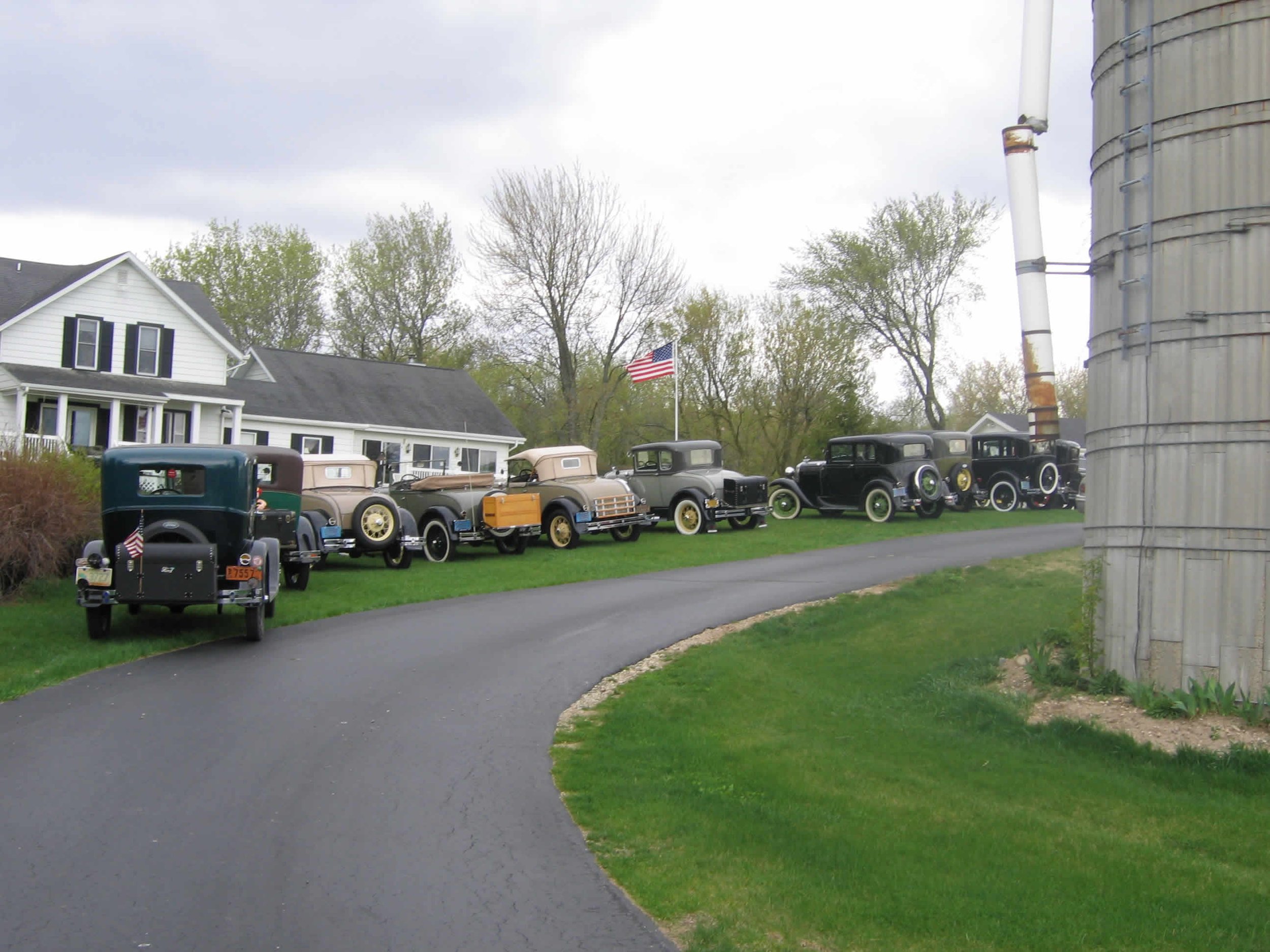 Old%20Cars%20At%20Kerry%20Hills%20Farm.jpg