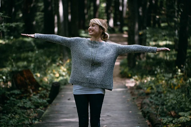 The Weekender Sweater in Air — Magical 