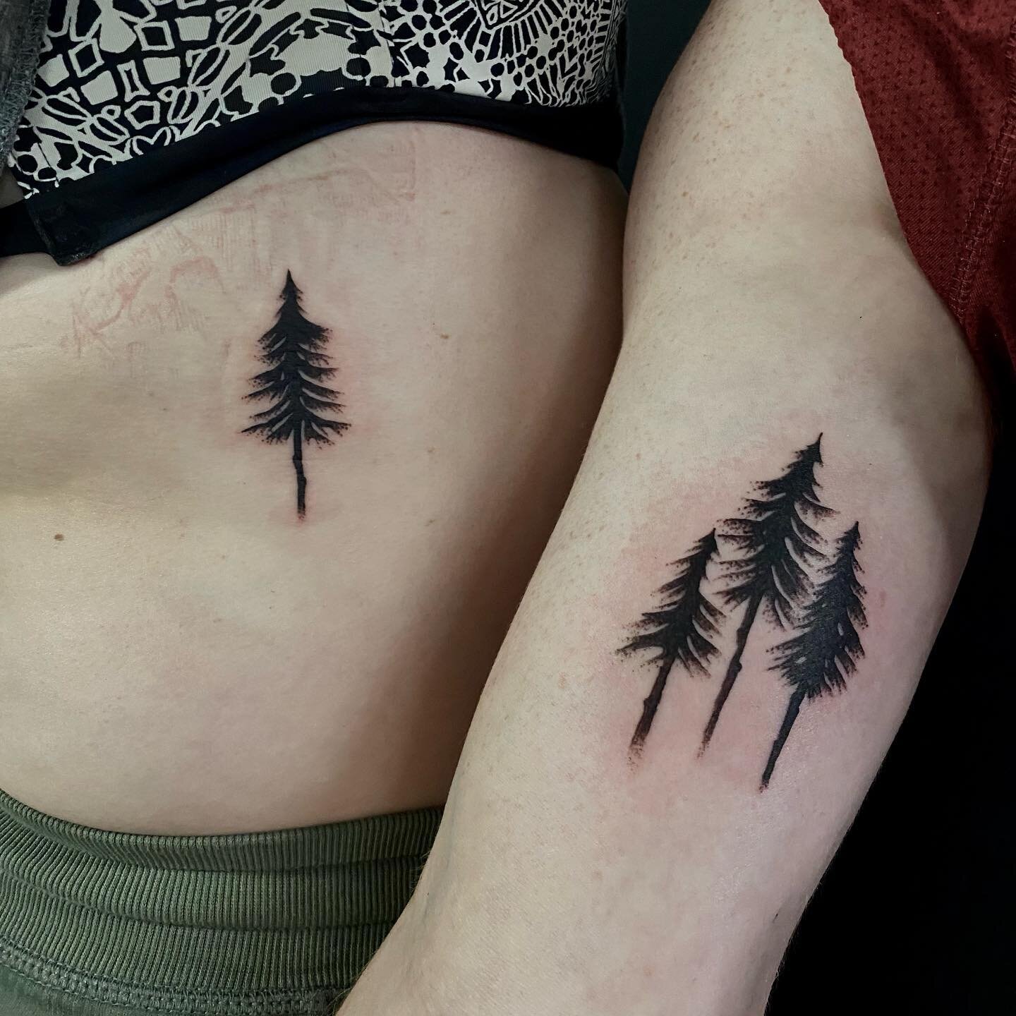 Did these cute matching tattoos today 🌲