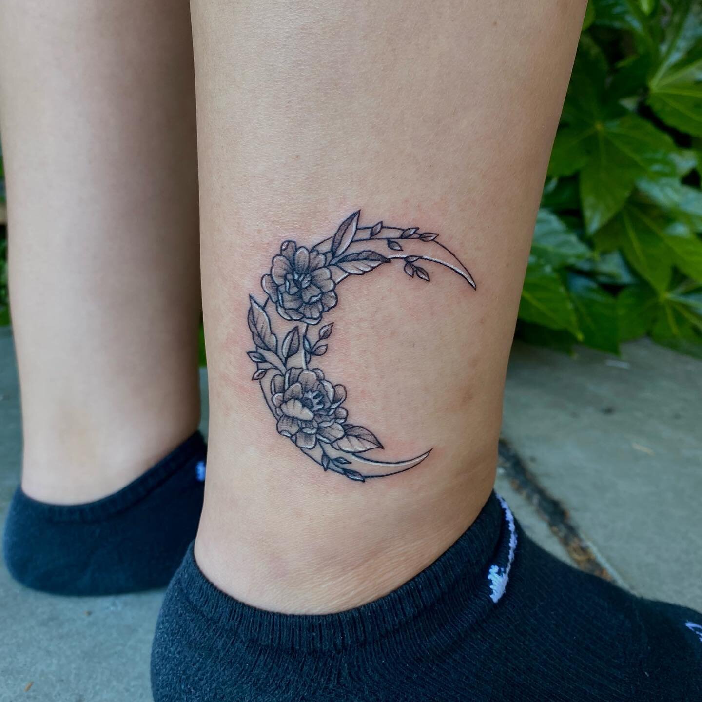 Very proud of this one 🌙🌸 Thanks to Dominique for the trust!
