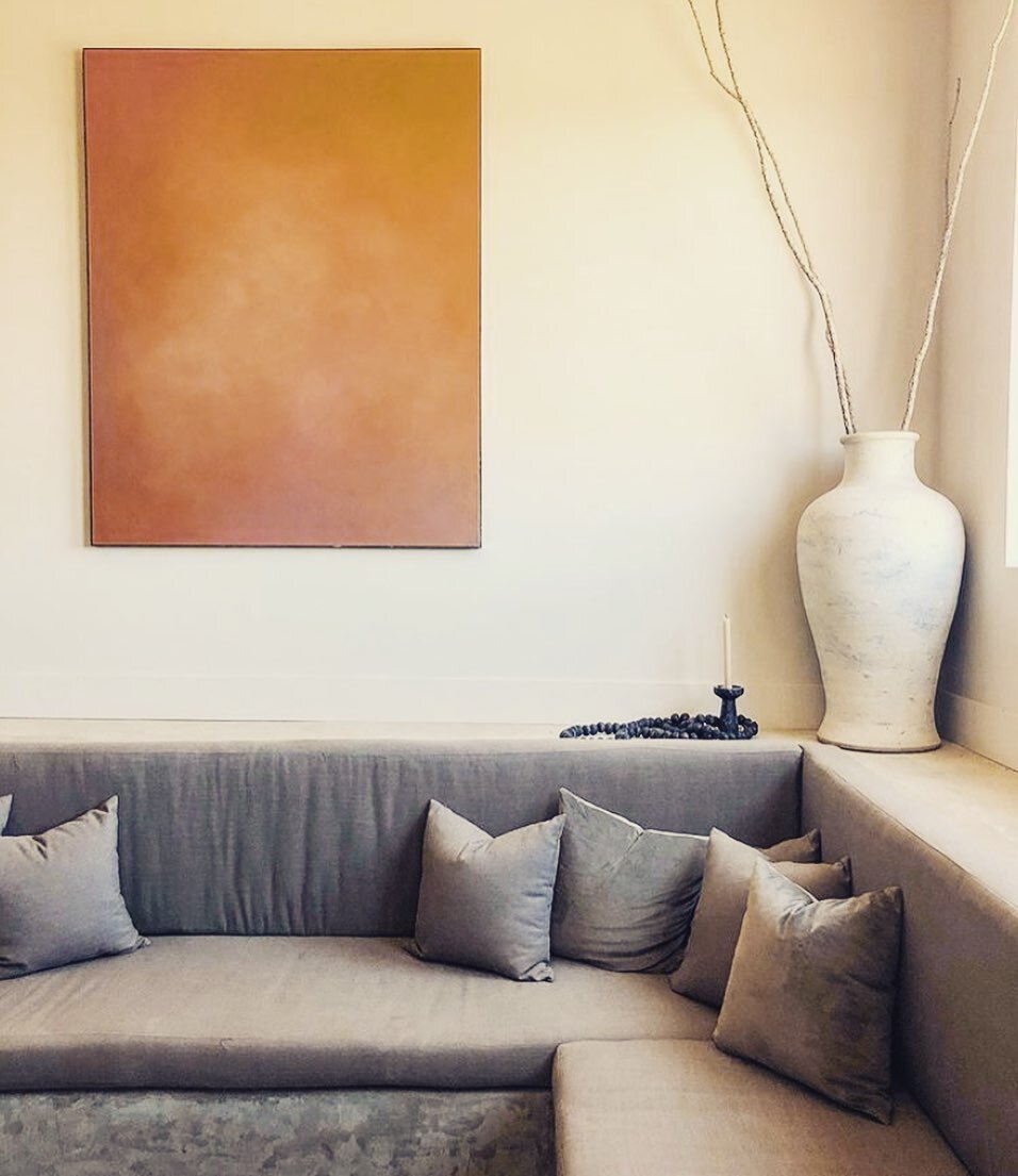 Finding a space to stay cool during these hot summer days, post hike. This is the spot. 📸: @editmode.us Painting: @reag_art