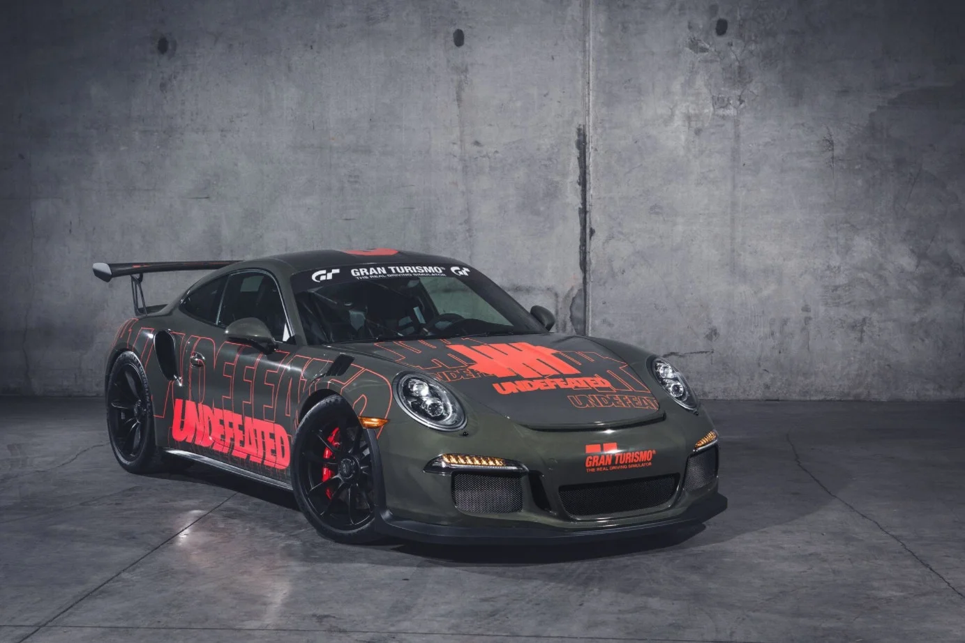 bape-undefeated-gran-turismo-supercars-playstation-8.jpg