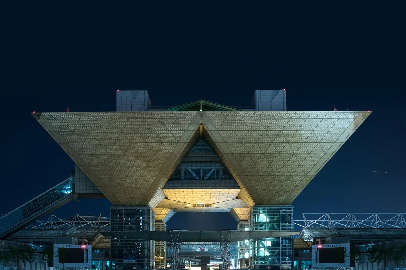 tom-blachford-nihon-noir-tokyo-photography-14.jpg