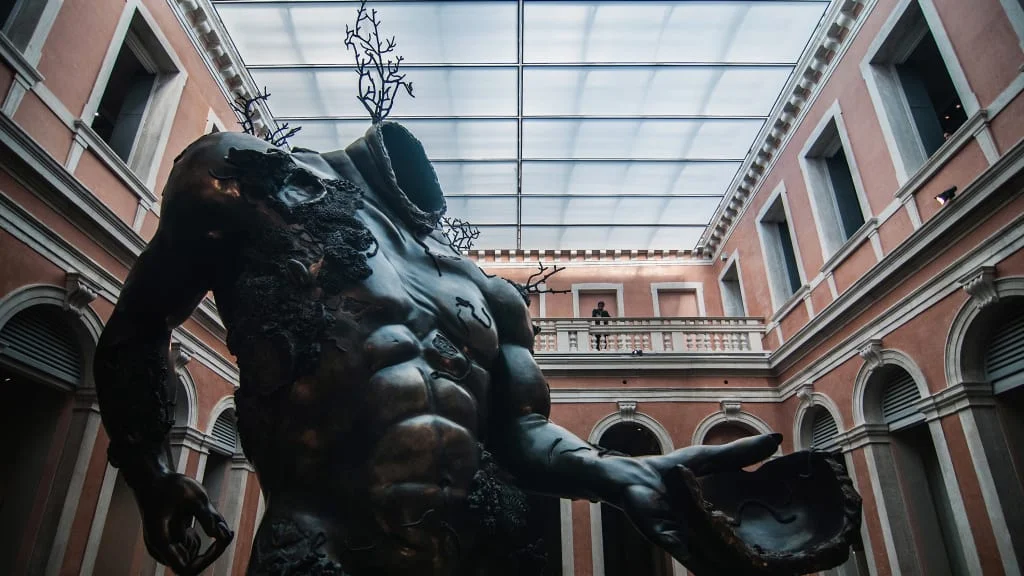 damien-hirst.jpg