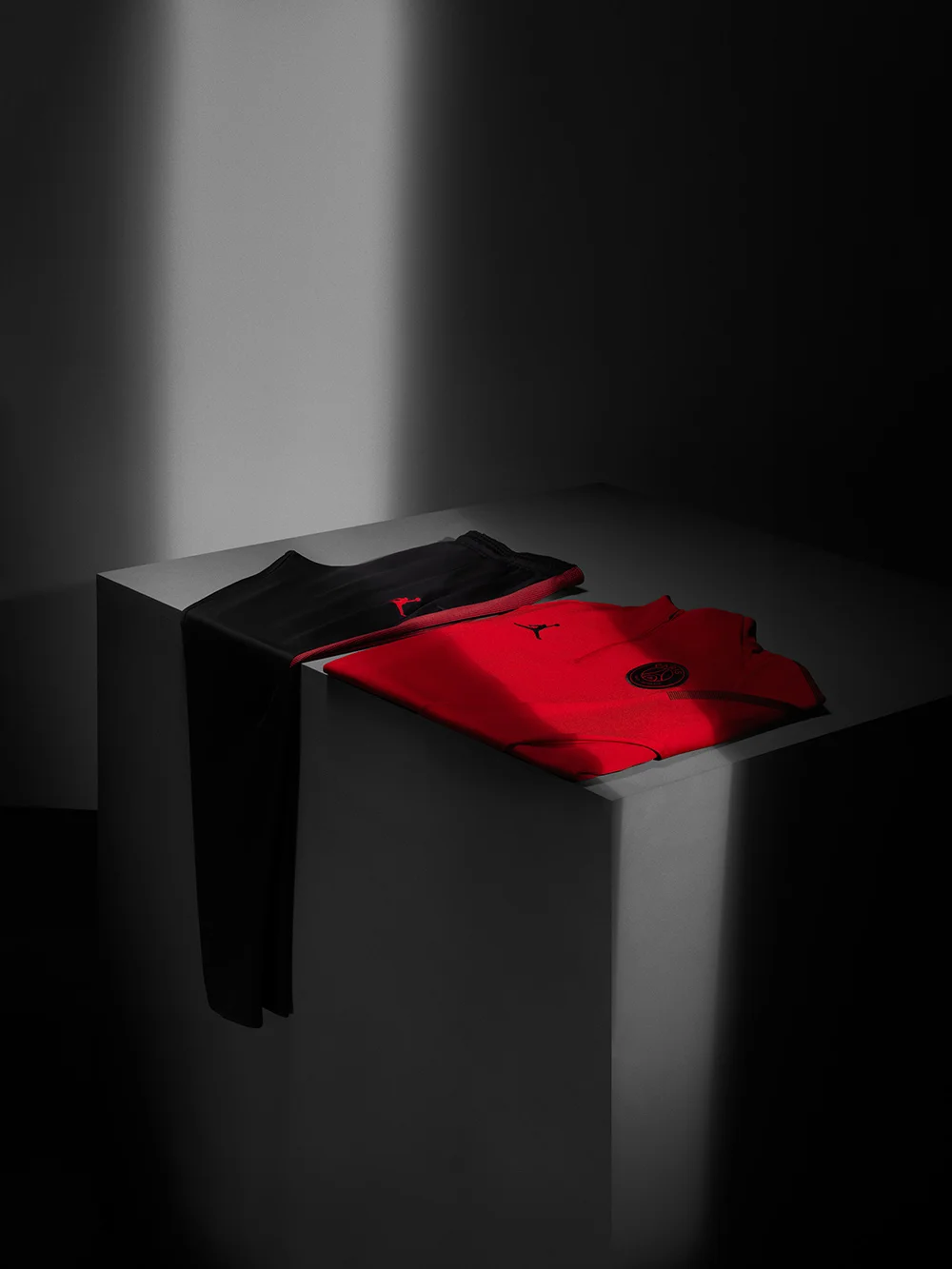 Jordan-Brand-x-Paris-Saint-Germain-15.jpg