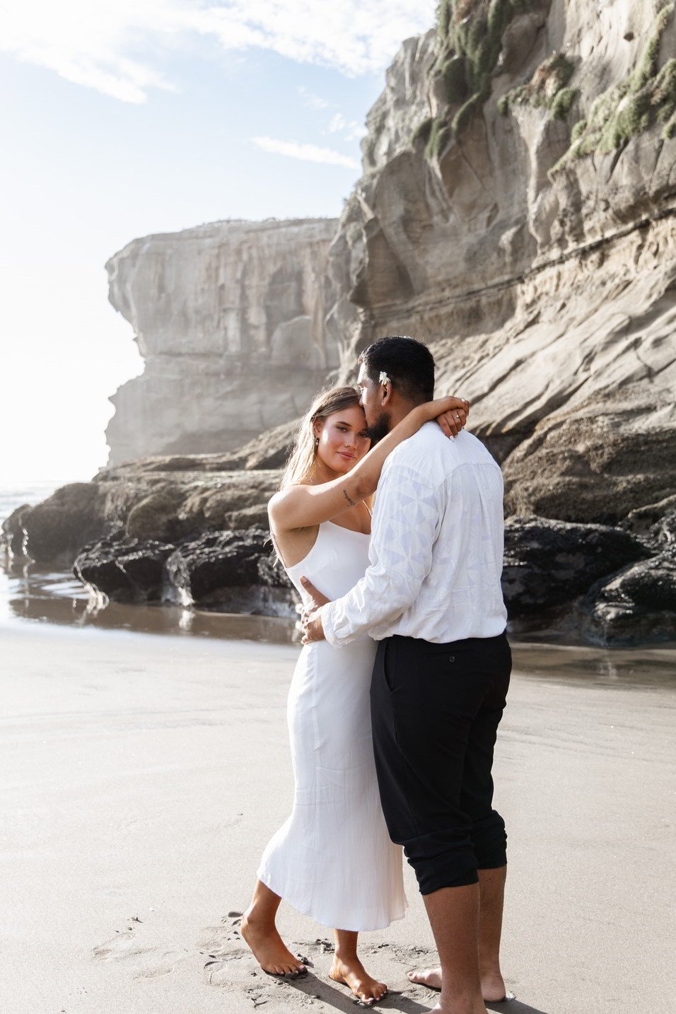 auckland-couples-shoot-woollie-auckland-wedding-photographer-muriwai-nzweddings-new zealand weddings (6).jpg