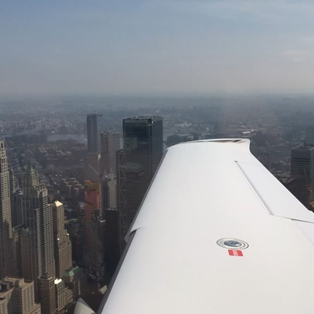 Flying by NYC on the Hudson River corridor. Six Cirrus Aircraft at 1200 ft enjoying the view having a great time. Fun way to conclude our Fall Colors Adventure!
#TFAFallColors #CirrusLife #NYC!