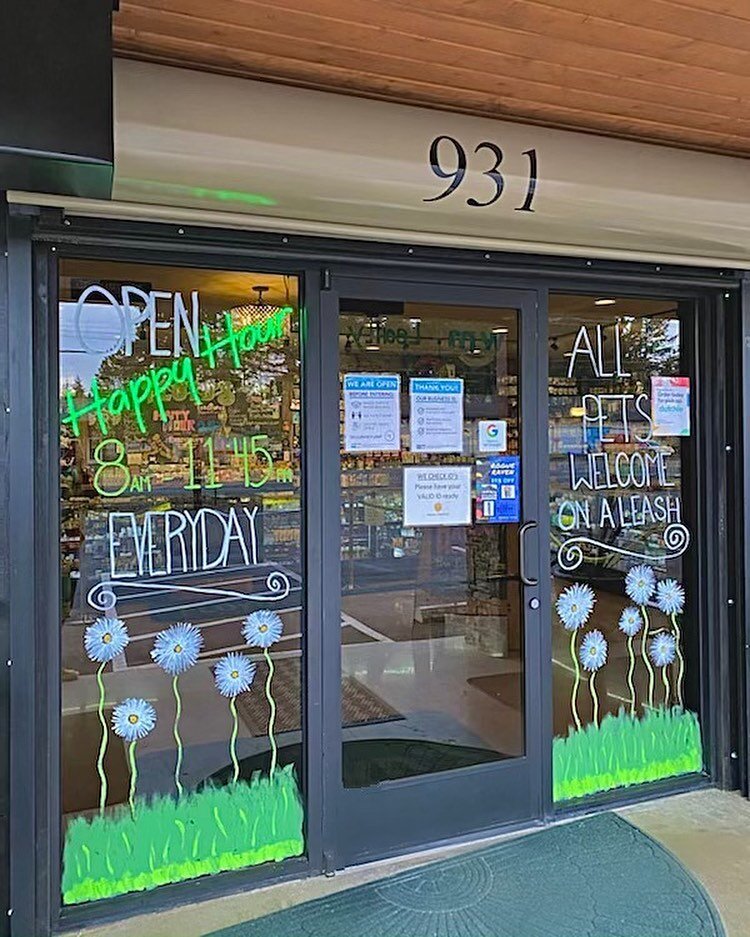 Spring has sprung here at Floyd&rsquo;s Cannabis Co. in Shelton!🌷🌷
&bull;
Our lovely budtender Chloe redesigned our windows just in time for this beautiful weather! 😄
&bull;
So come #sayhigh today! Come see all of our beautiful new signs and grab 