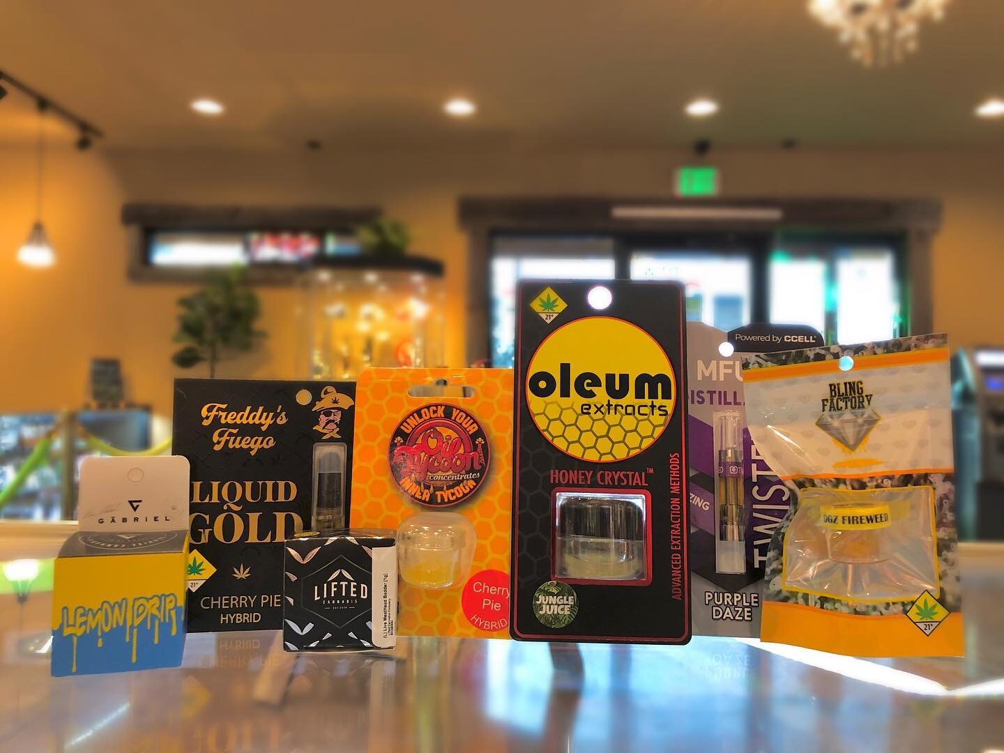 Hey Floyd&rsquo;s fam! Happy Tuesday!😄
&bull;
We have an awesome lineup today for our Terpy Tuesday feature!🍯🍯
@mfusedculture @ogzfireweed @oleumlabs_ @liftedcannabiswa @oiltycoon.wa @gabriel_cannabis @freddysfuego are just a few top notch farms w