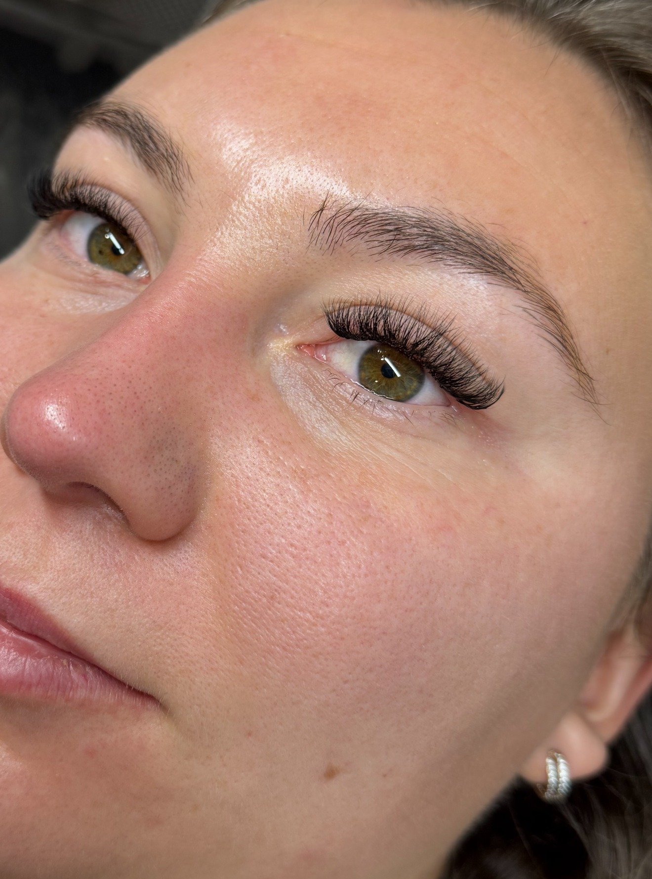 Hybrid lashes give you the best of both worlds &mdash; the natural definition of classics + the fullness of volume.

Ken customized this set to open the eyes, soften the lash line, and create a wispy, lifted effect. A great choice if you want noticea