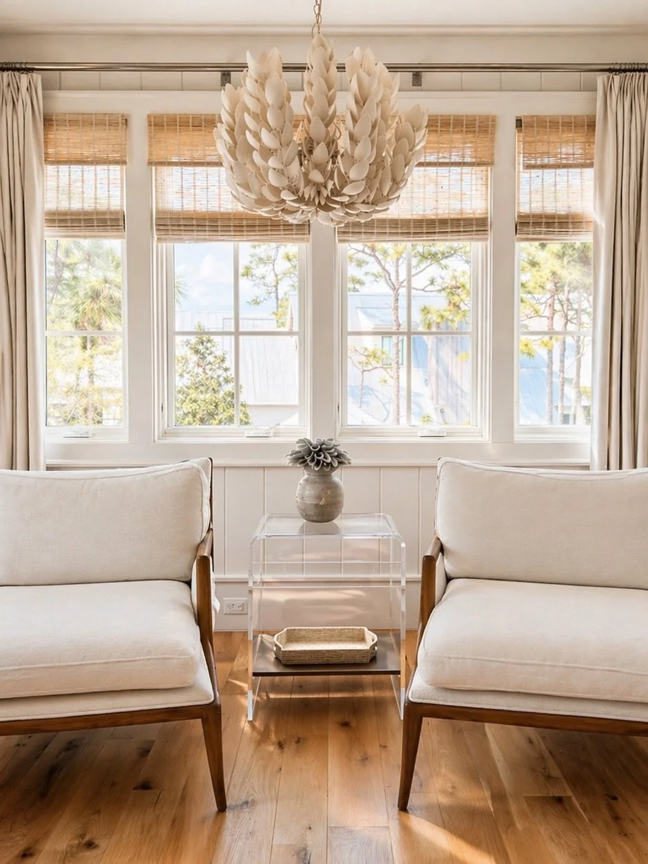 One of my favorite rooms from our Wiregrass project&hellip; and it&rsquo;s not just because of the light fixture (even though I&rsquo;m obsessed). 😍

It&rsquo;s the way everything feels soft, balanced, and easy.
Nothing is competing. Nothing feels f