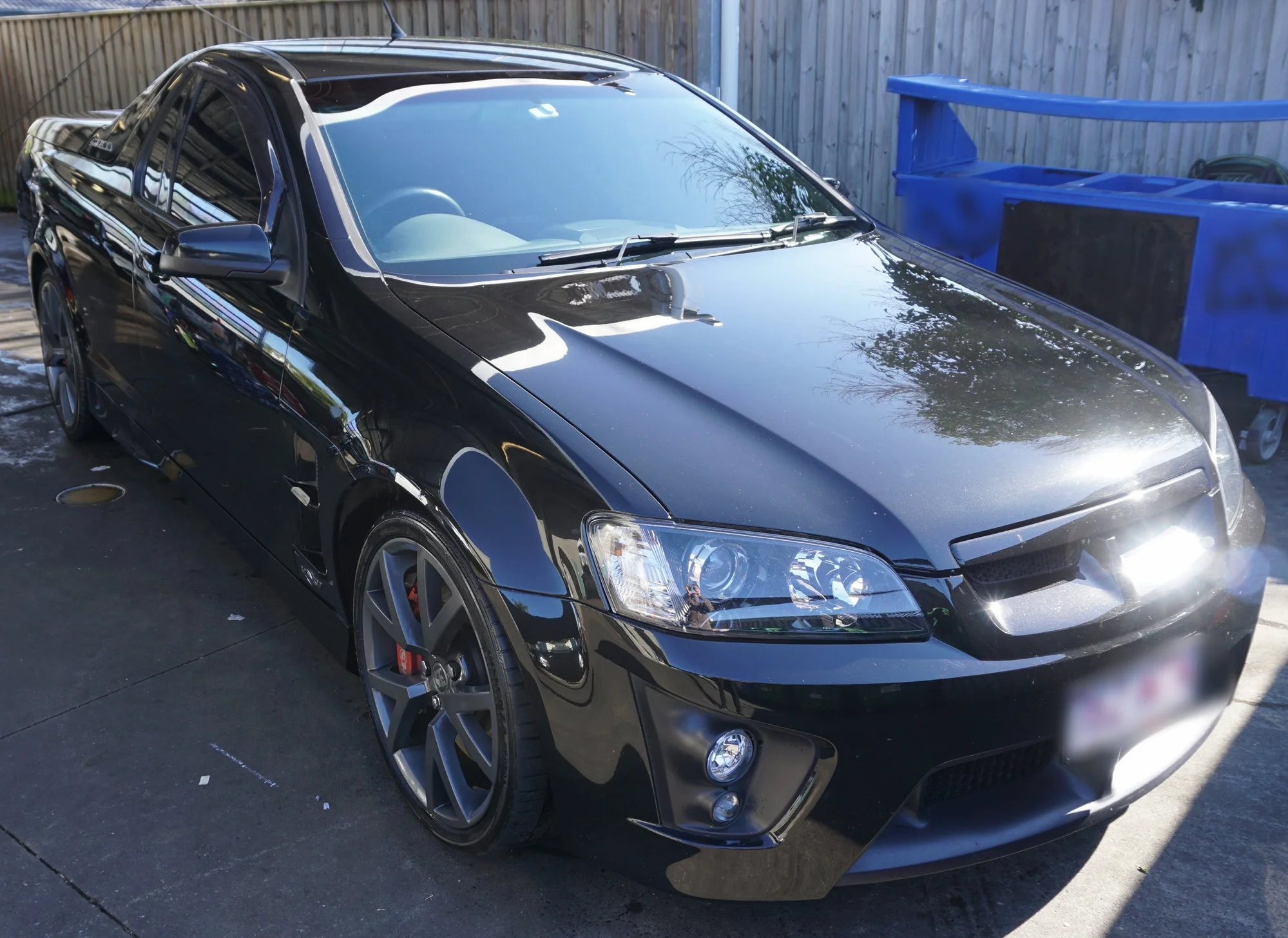 Holden R8 Malou Hand Polish