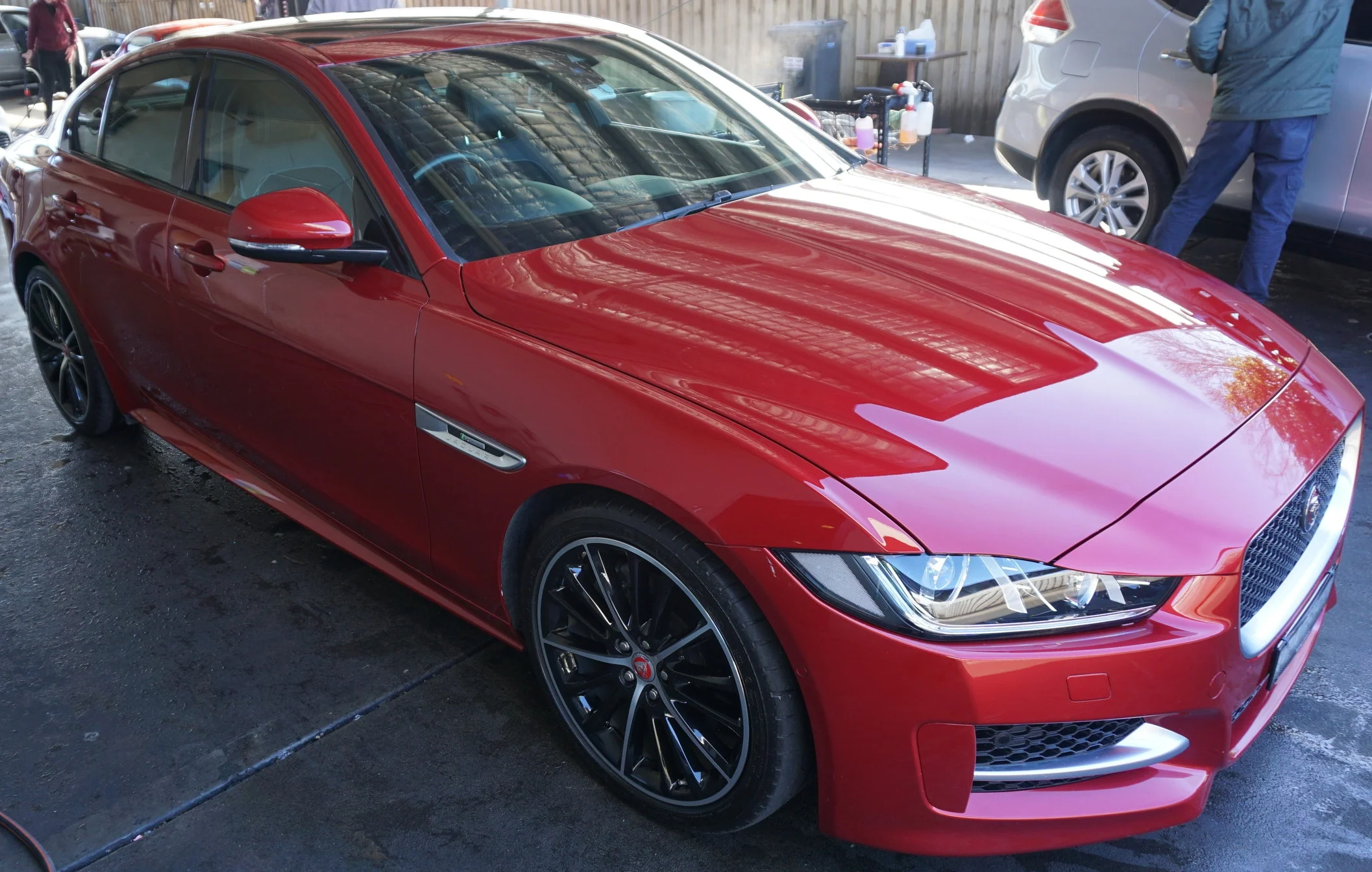 Jaguar XE 25T VIP Wash & Hand Polish