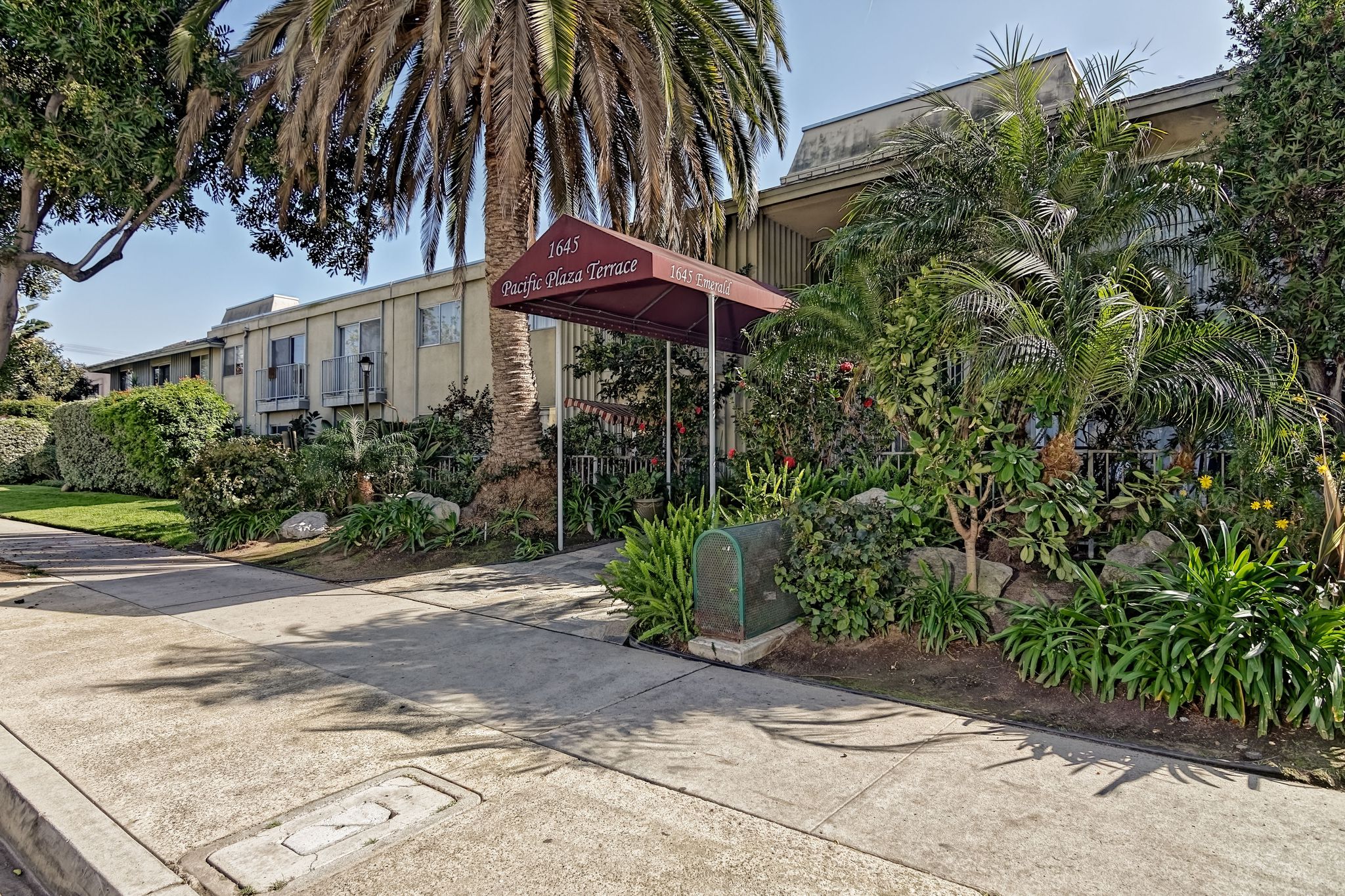 SOLD - 1645 Emerald St #2T, Pacific Beach, CA 92109