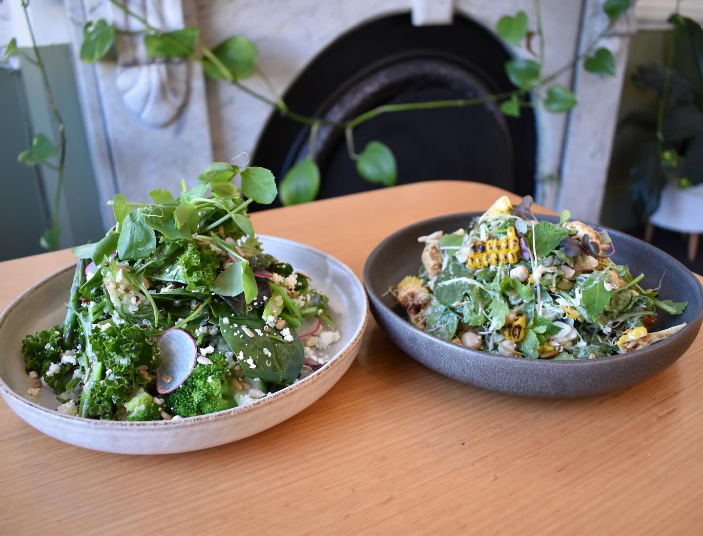 Happy Salad Saturday! 
(It&rsquo;s definitely a thing, we checked&hellip;) 😉

Choose from our Green Bowl and Crispy Cauliflower Salad (or grab both) and feel satisfied with a healthy and delicious dish this weekend. 💚