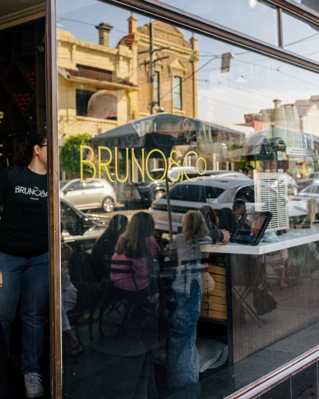 A Sunday at Bruno. 

Crisp autumn mornings, lots (and lots and lots) of coffee and all of our favourite people! ☀️☕️

We're here bright and early every weekend, from 6:30 on Saturdays and 7:30 on Sundays, hope to see you!