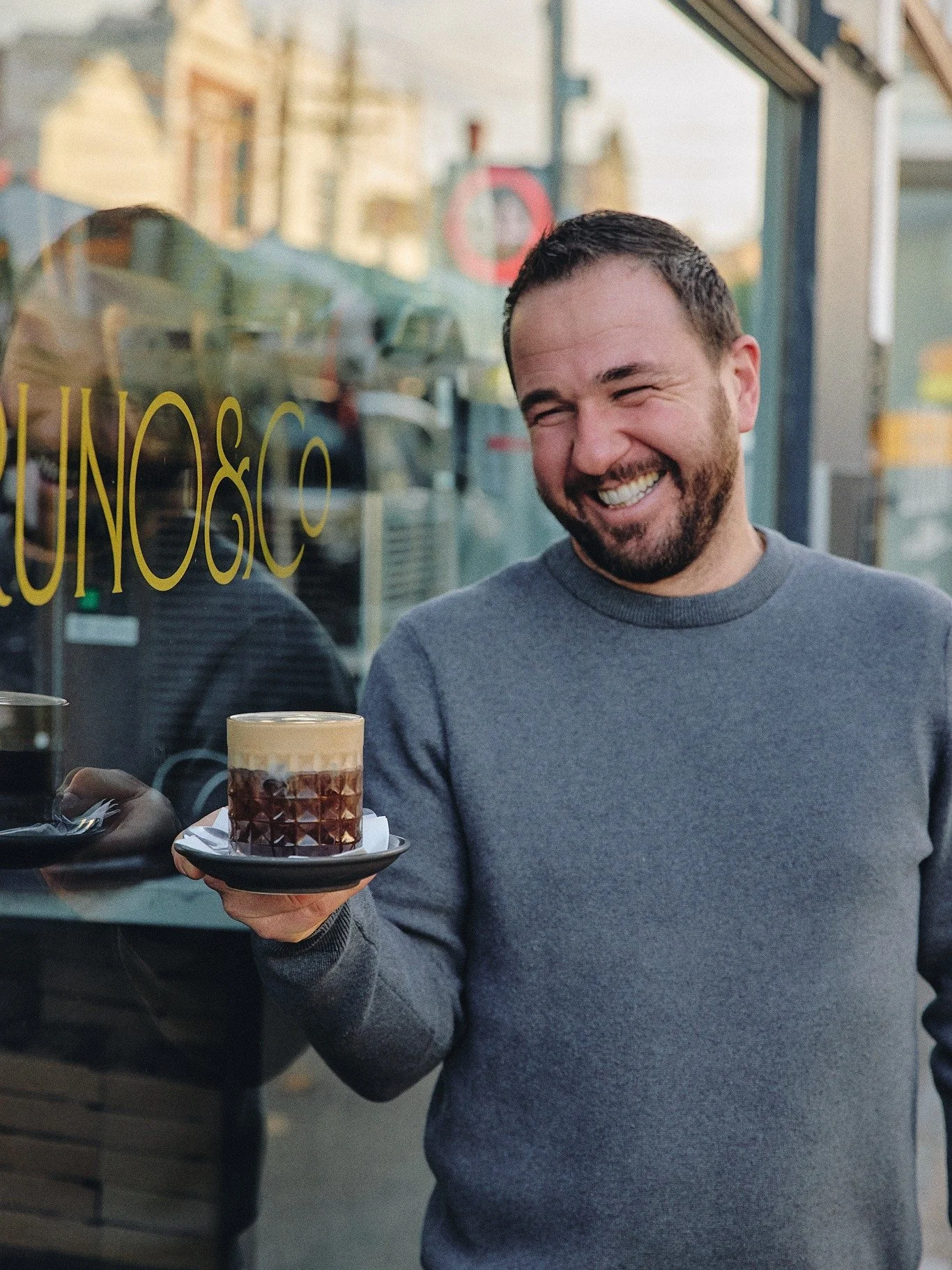 Smiles and a coffee, no better way to start a morning 🫶