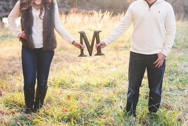 Cute engagement photo idea