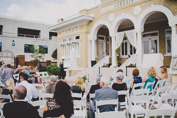 Wedding ceremony decor idea that's elegant and simple