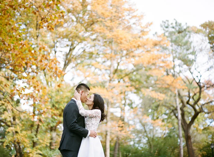 Beautiful engagement photo pose. And her outfit is so chic!