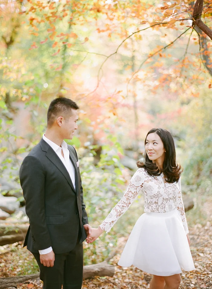 Totally stunning white engagement photo outfit. Love this!