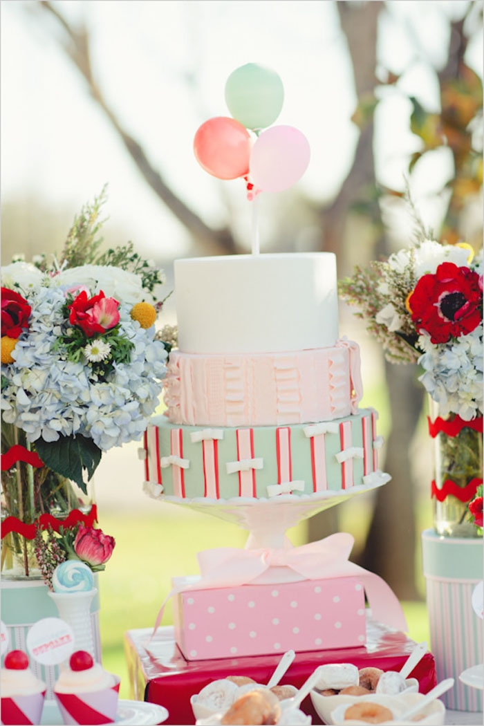 Photo by Ryan Price via The Wedding Chicks