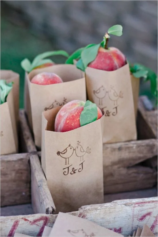 Photo by Marilyn Duvall Photography via Wedding Chicks