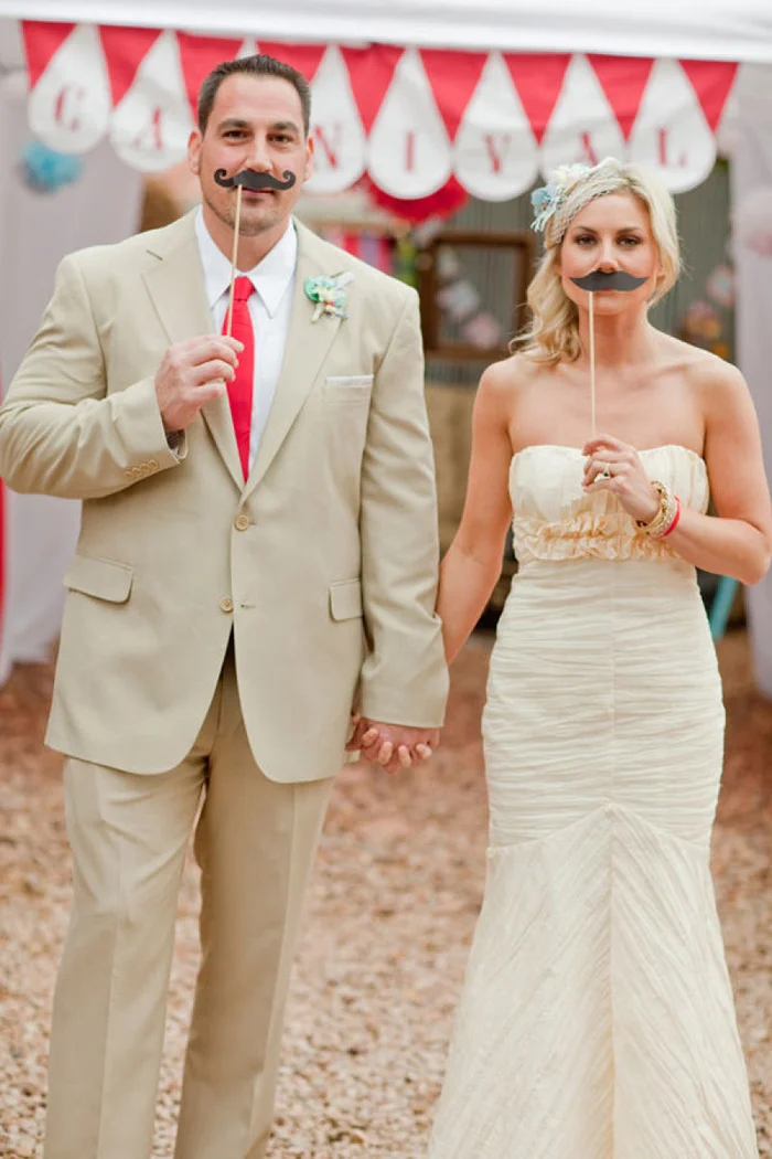 Photo by Elyse Hall Photography via Style Me Pretty