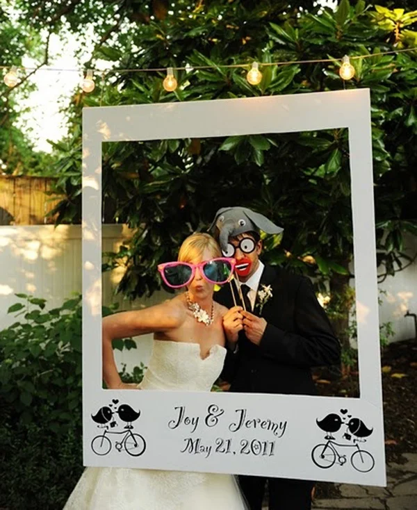 14 Unique Photobooth Backdrop Ideas For Awesome Wedding Day Photos Wedpics Blog