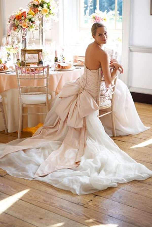wedding dresses, wedding gowns, wedding dress with bows, wedding fashion, wedding style, wedding gown with bow, wedding dress with bow, wedding gown bow, wedding style 2013, wedding fashion 2013, wedding dress 2013, strapless wedding dress, sleeveless wedding dress, wedding dress ribbon, wedding dress lace, wedding dress sash, wedding dress sash bow, wedding gown sash, bridal bow, bride bow, bride sash